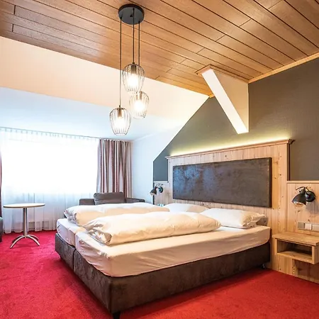 Landgastohf Thiem Hotel *